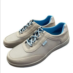 NWOT SAS Sporty Lace Up Sneaker Size 7.5 M Silver
